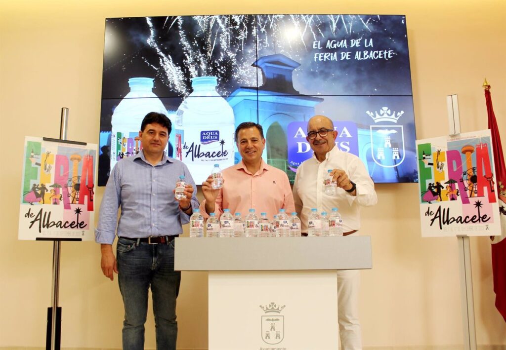 Aquadeus, de Grupo Fuertes, promociona la Feria de Albacete en cinco millones de botellas de agua mineral natural