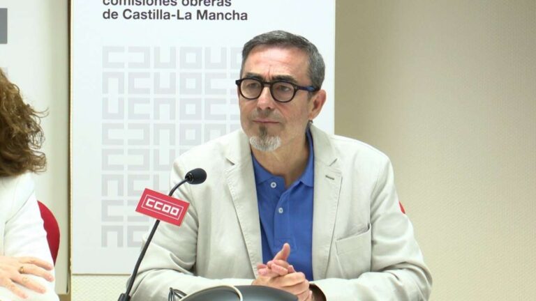 De la Rosa espera gobierno progresista y aplaude que el electorado deje "con el culo al aire" las encuestas
