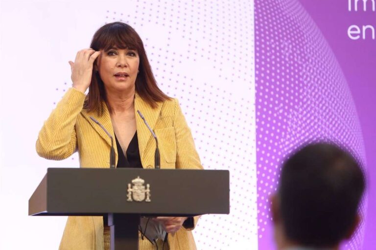Mabel Lozano pide regular el acceso de menores a la pornografía: "Están construyendo sexualidades de la violencia"