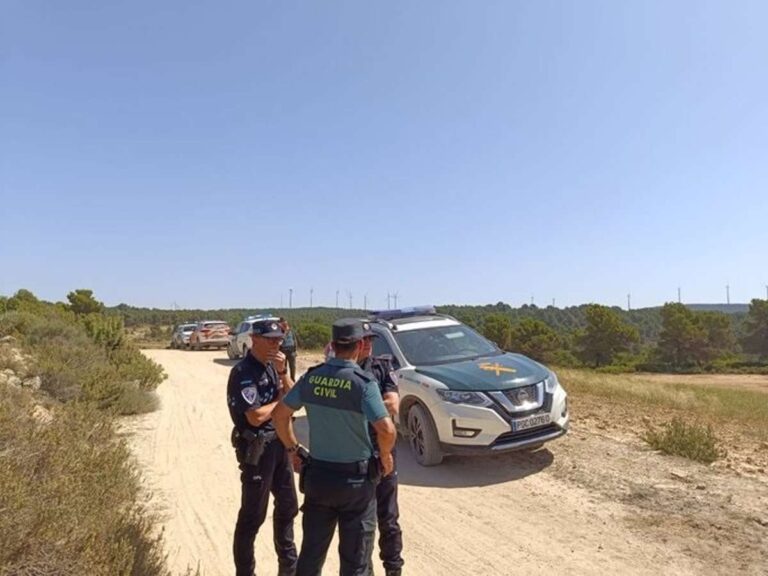 Disuelta sin incidentes la fiesta ilegal en un paraje de Almansa tras la marcha de los últimos vehículos
