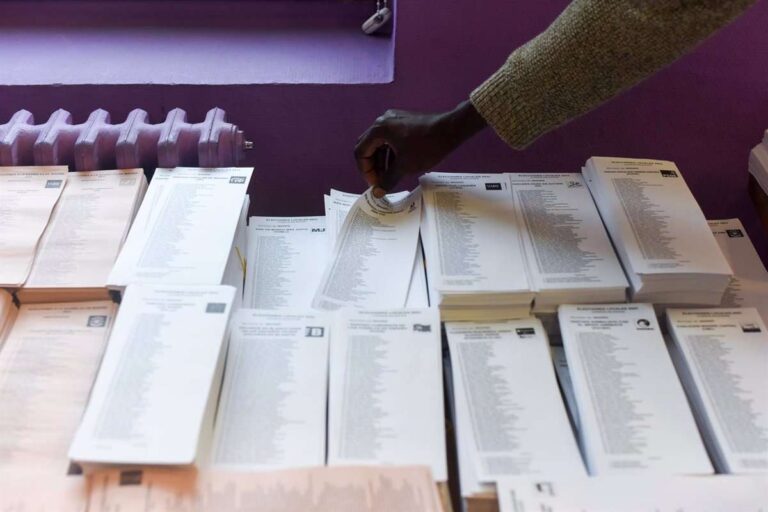 Unos 60 empleados públicos, 67 aparatos de aire o turnos de guardia, refuerzo en Toledo para la jornada electoral