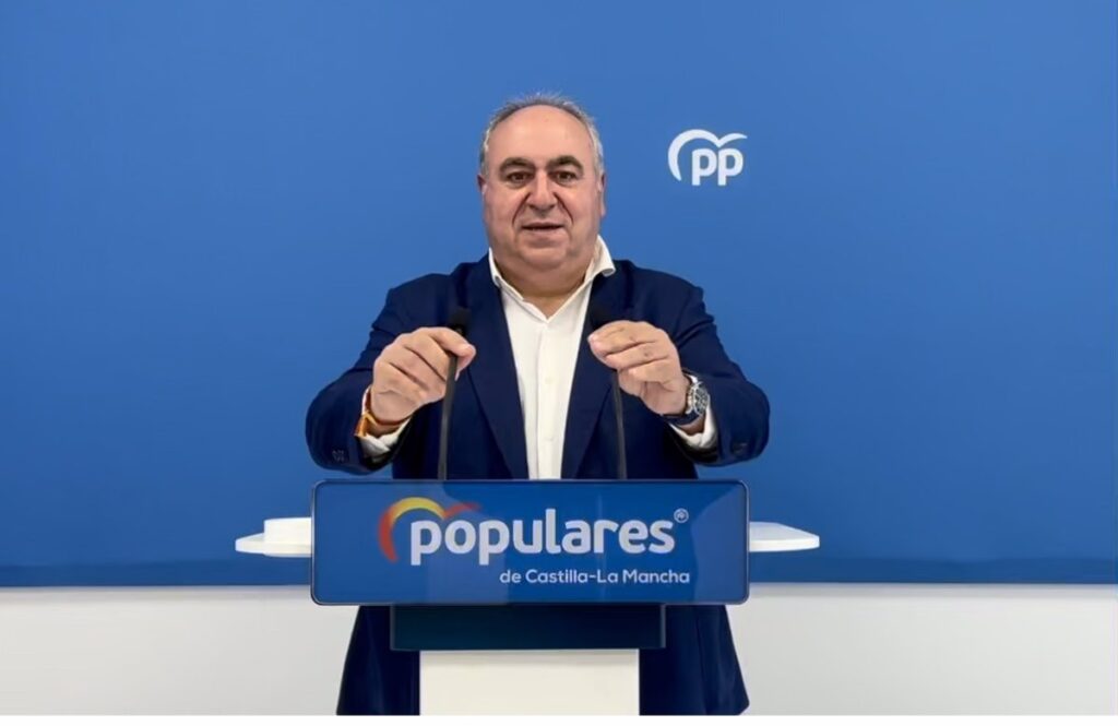 Tirado pide unir el voto en torno a los 'populares': "Si se vota al PP, Pedro Sánchez se va"