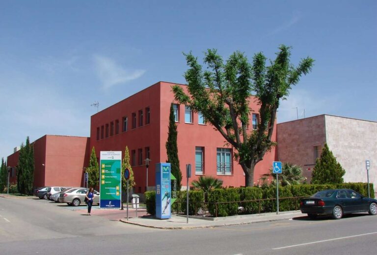 Herido un trabajador al quedar atrapado entre dos máquinas en un almacén de frutas de Membrilla (Ciudad Real)