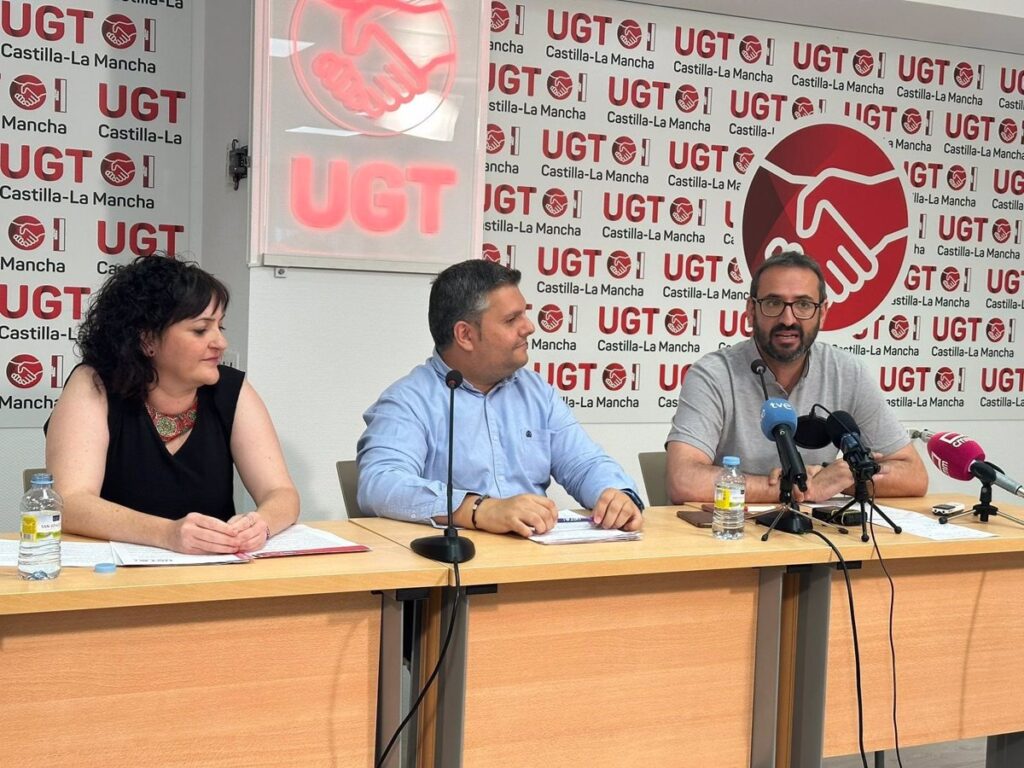 UGT y PSOE unen fuerzas de cara a las elecciones y advierten de que "nos jugamos mucho": "O derechos o derechas"