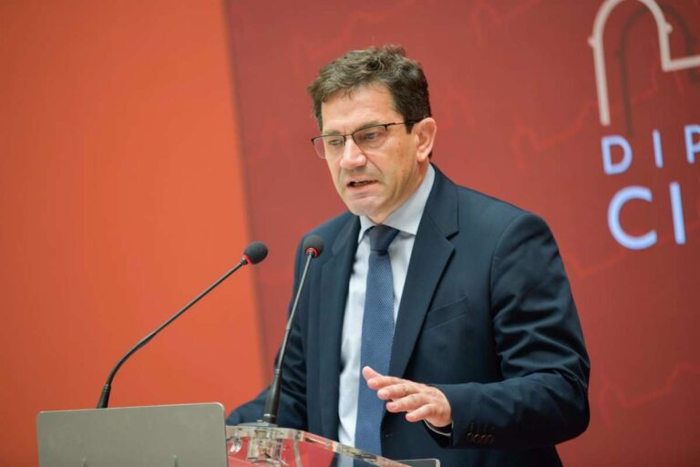 Valverde cede a Vox la gestión del Diario Lanza en Ciudad Real y mantiene para el PP la dirección de Fenavin