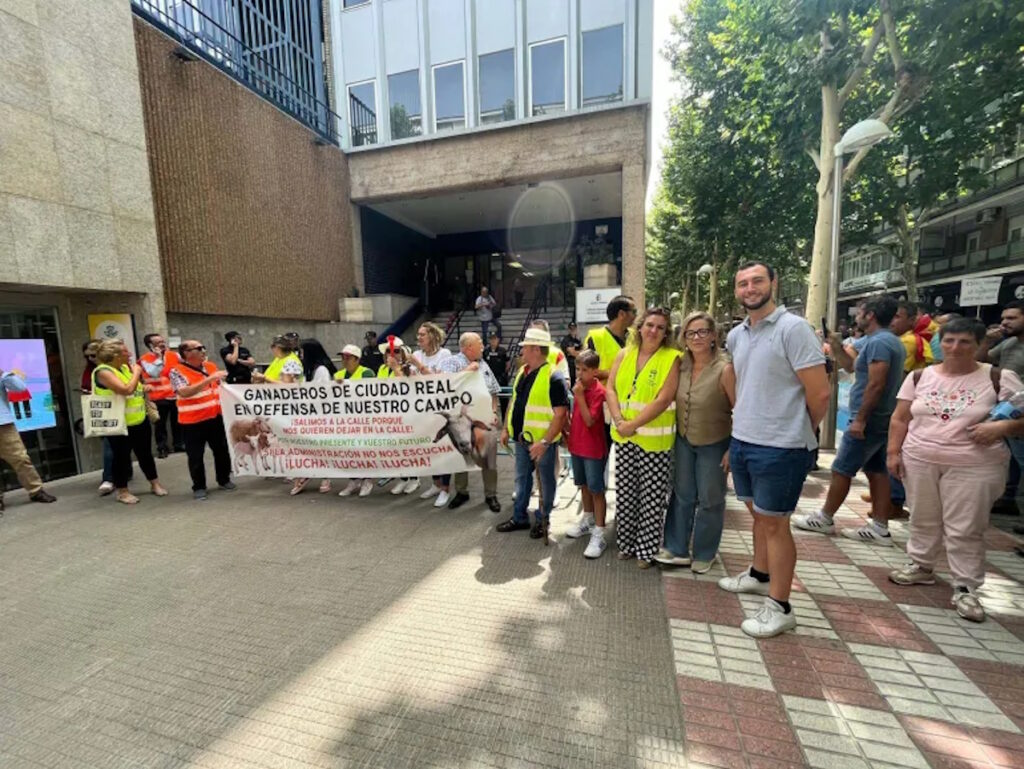 concejal agricultura miguelturra apoya manifestacion ganadores en CR