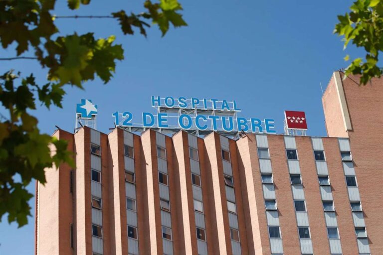Un herido tras salirse de la vía y quedar atrapado dentro de su turismo en Villanueva de Alcorón