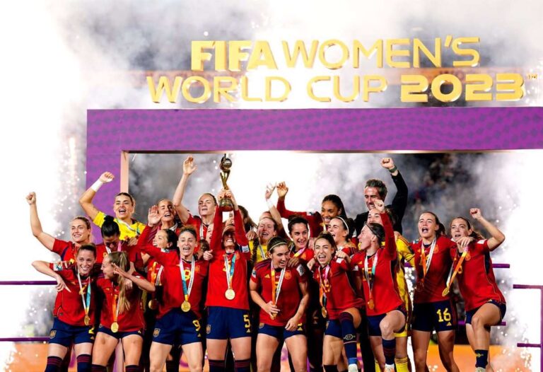 La albaceteña Alba Redondo, en la alineación que entrona a España en el fútbol femenino