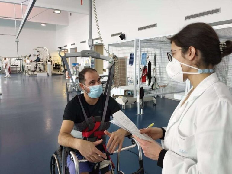 Buscan más participantes para el ensayo de neuroestimulación tras lesión medular en el que participa Parapléjicos