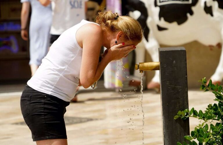 La ola de calor sigue el fin de semana en Canarias y remite en Península y Baleares y la próxima semana será normal