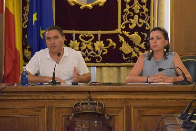 Chana confirma que el recurso a la supresión del tren paraliza temporalmente los aparcamientos de los terrenos de ADIF