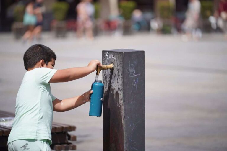 Las temperaturas de más de 44ºC comenzarán a frenarse hoy en la Península, aunque el calor seguirá el fin de semana