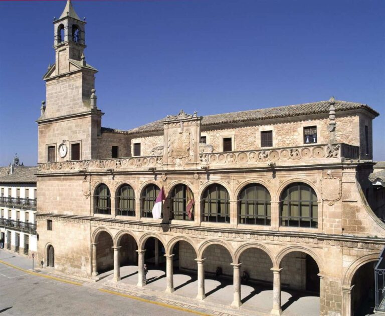 Un detenido por agredir con arma blanca a un policía local cuando iba a detenerle en San Clemente