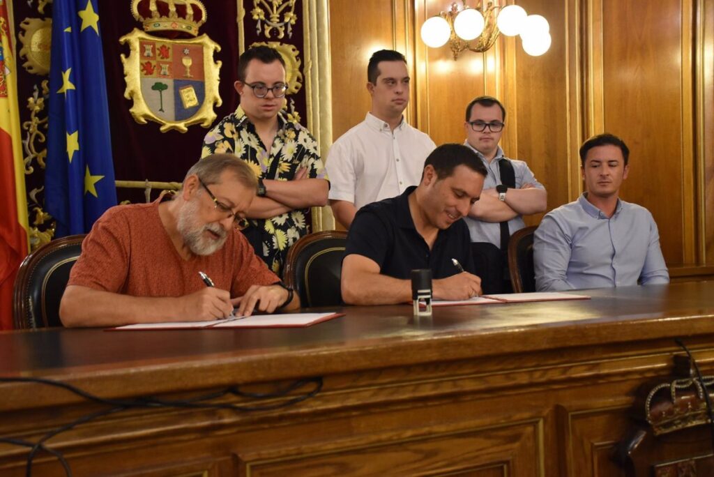Diputación de Cuenca contribuye con 40.000 euros para que personas con Síndrome de Down accedan al mercado laboral