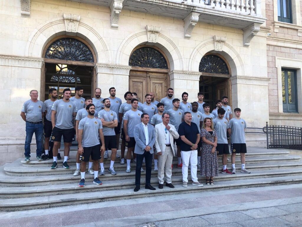 Ayuntamiento y Diputación refrendan su apoyo al REBI Cuenca ante el inminente inicio de la temporada de balonmano