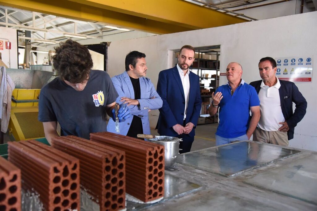 El Centro Tecnológico de la Arcilla Cocida, clave en la lucha contra la pobreza energética en verano