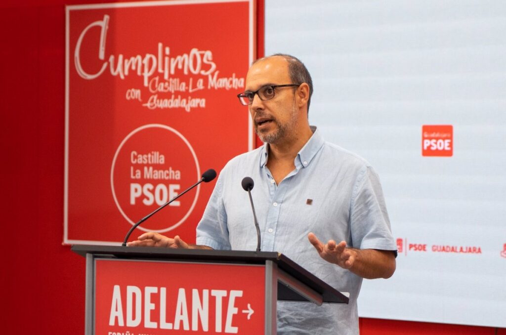 Bellido pide a Guarinos no cambiar los puntos violeta y tacha las políticas de igualdad de PP y Vox de "puntos negros"