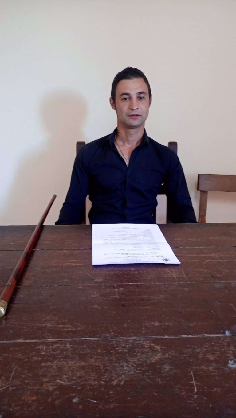 Ionut Botez, el alcalde 'popular' rumano que afronta su segunda legislatura en el Consistorio de Prádena de Atienza