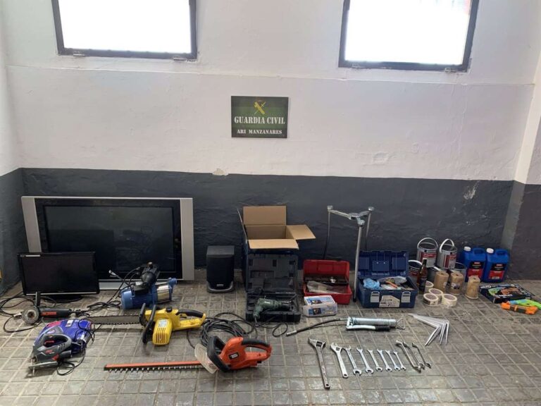 La Guardia Civil detiene a dos personas e investiga a otra por diversos robos con fuerza en Manzanares