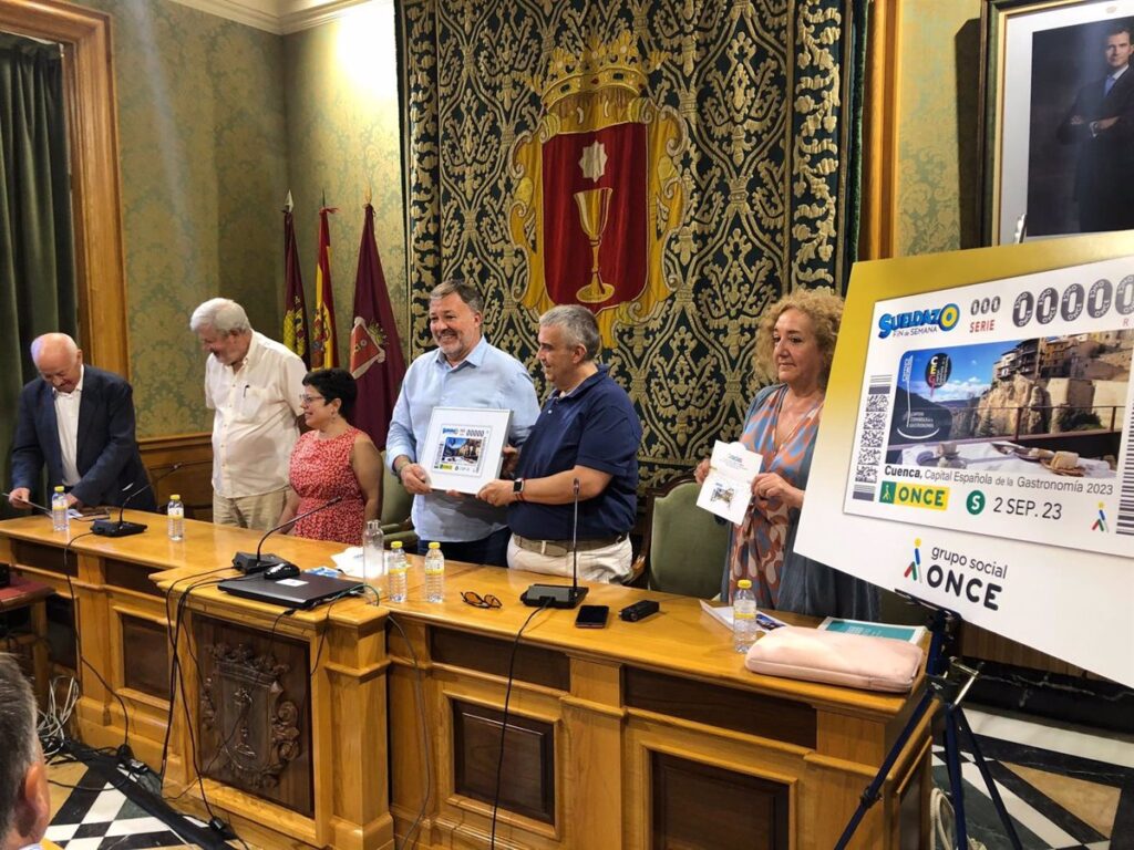 La ONCE colaborará con el Ayuntamiento de Cuenca en una cena a ciegas y dedicará cupones a Carretería y Grupo Turbas