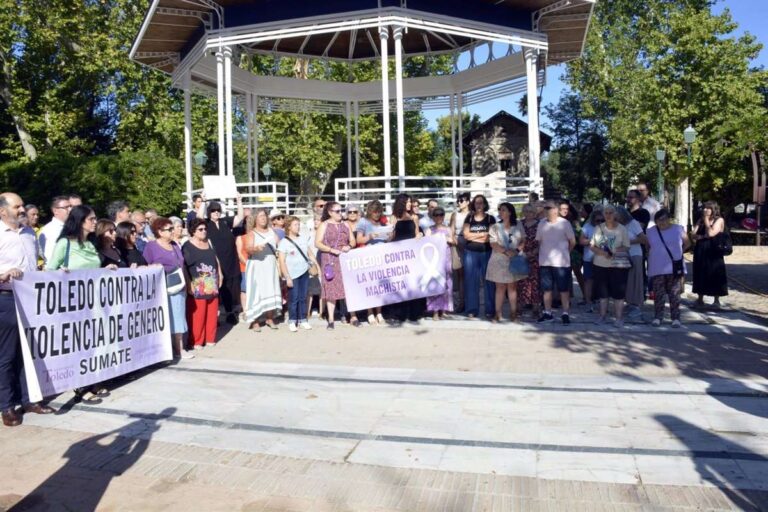 La supresión de la obra de Lydia Cacho rompe la unidad PSOE-PP en concentración contra la violencia machista de Toledo