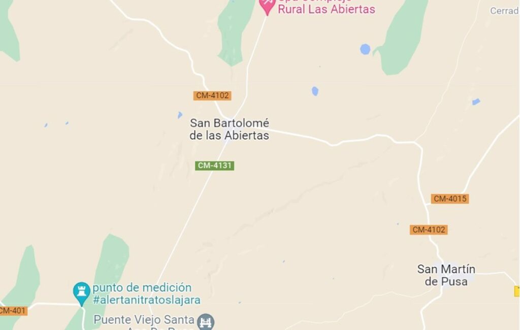 Extinguido el incendio en un bloque de viviendas de San Bartolomé de las Abiertas, que deja una mujer herida