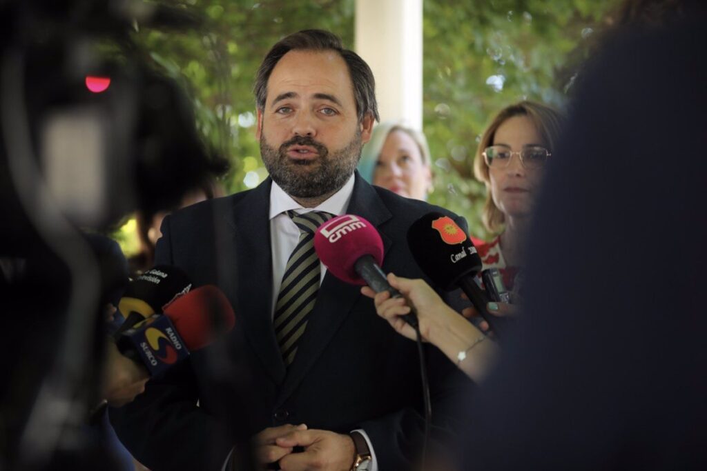 Núñez responde a Page tras sus críticas por el papel de Puigdemont y sugiere que diputados de PSOE C-LM apoyen a Feijóo