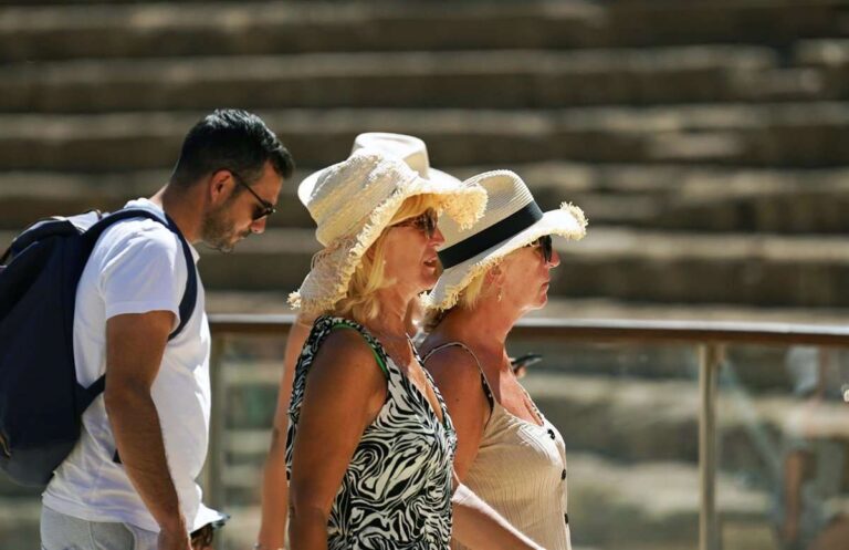La ola de calor dejará temperaturas hasta 15ºC superiores a lo normal, con 45ºC en el sur y hasta 40ºC en Burgos o Soria