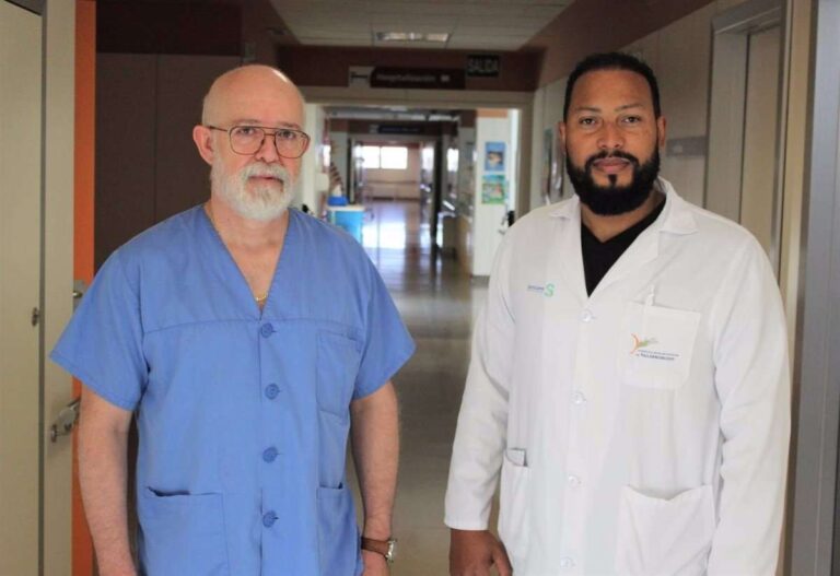 Sanitarios de Villarrobledo llevan a cabo la primera intervención de una hernia incisional por vía laparoscópica