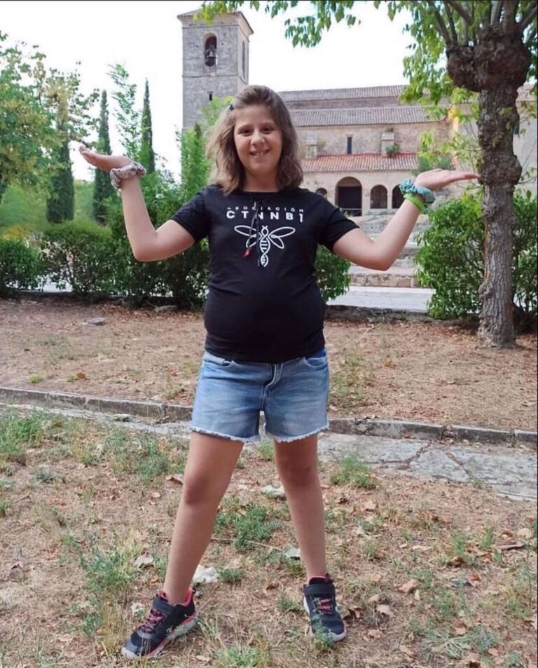 Tamajón convoca torneo solidario de pádel para ayudar a Noelia, vecina de 12 años que sufre Síndrome Ctnnb1