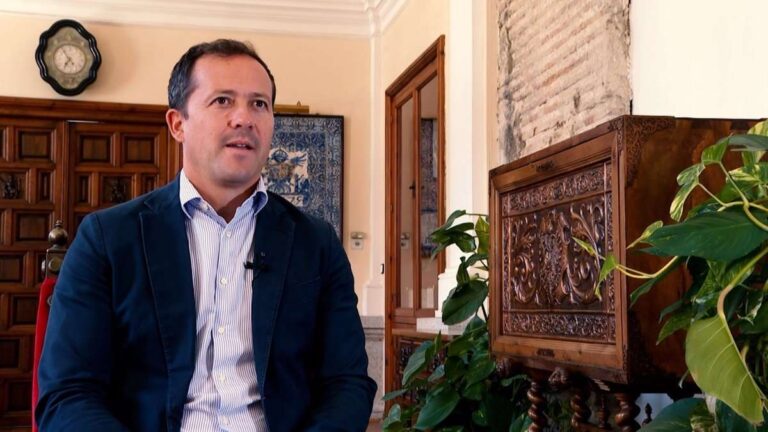 Velázquez pedirá a Page cerrar CM-40, sugiere devolver el mercadillo a La Vega y baraja ubicación para museo Bahamontes