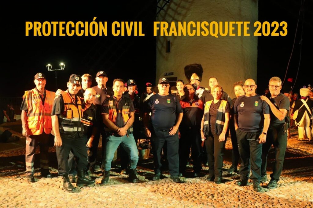 Voluntarios de Protección Civil colaboran en una recreación histórica en Camuñas 2