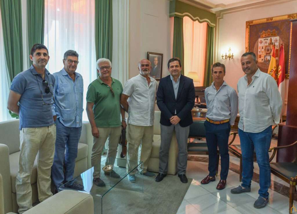 sector taurino se reune con presidente de ciudad real