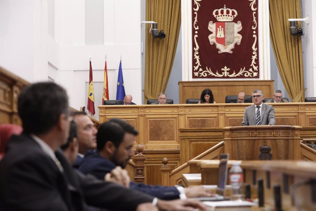 Pleno.- PSOE se queda solo modificando Reglamento Cortes para poder inadmitir temas que excedan competencias de CLM