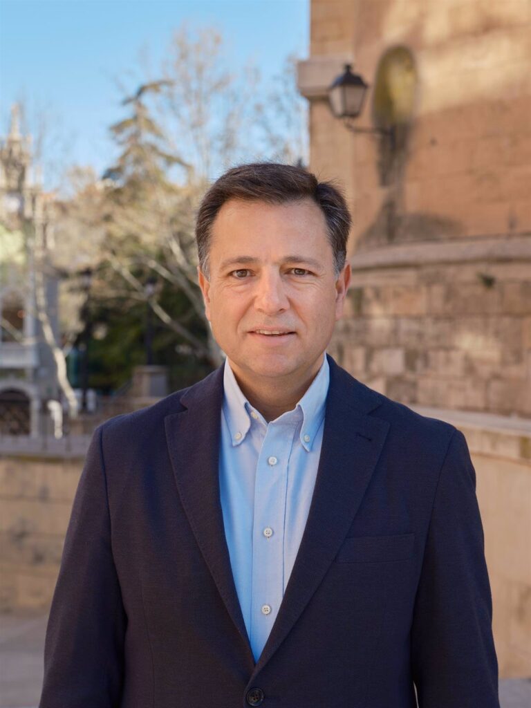 Alcalde de Albacete muestra su satisfacción por que el Reglamento europeo protegerá de falsificaciones a la cuchillería