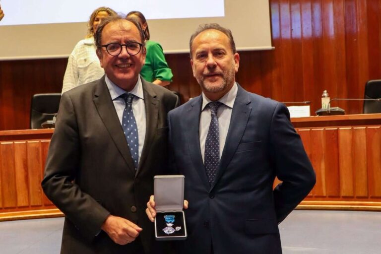 El profesor de la UCLM Francisco Javier de León Villalba, Medalla de Plata al Mérito Social Penitenciario