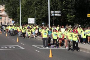 Cientos de ciudadanos participan en el VIII Cross y Paseo Solidario Down Toledo