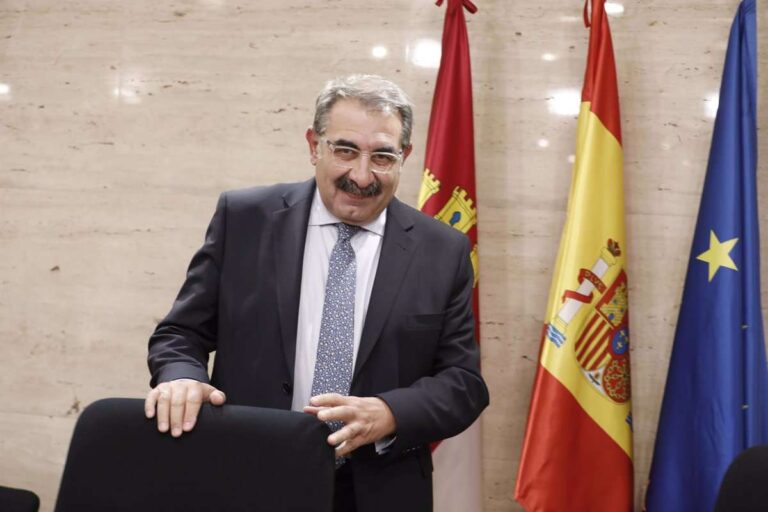 Fernández presenta las líneas maestras de Sanidad en C-LM con la Ley de Garantías como "compromiso más relevante"