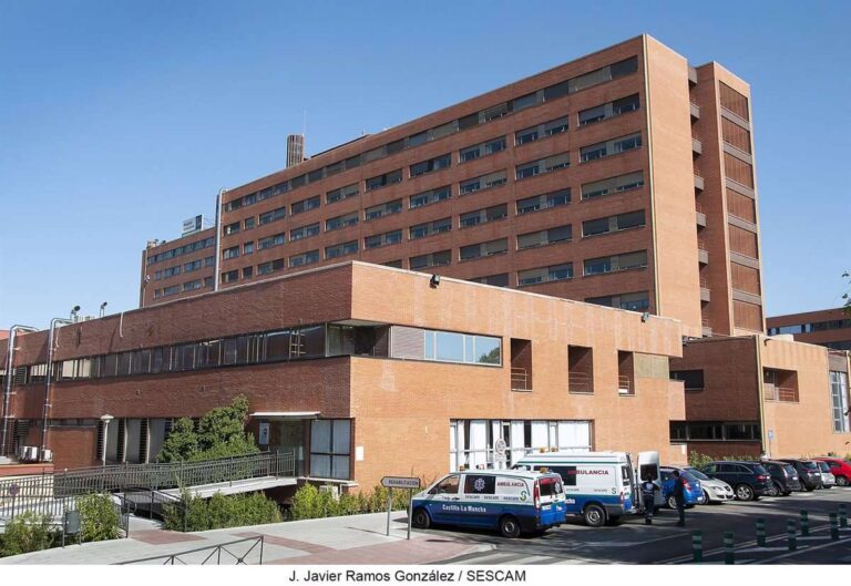 Cuatro personas heridas, una de ellas menor de edad, tras la colisión frontal entre dos turismos en Chiloeches