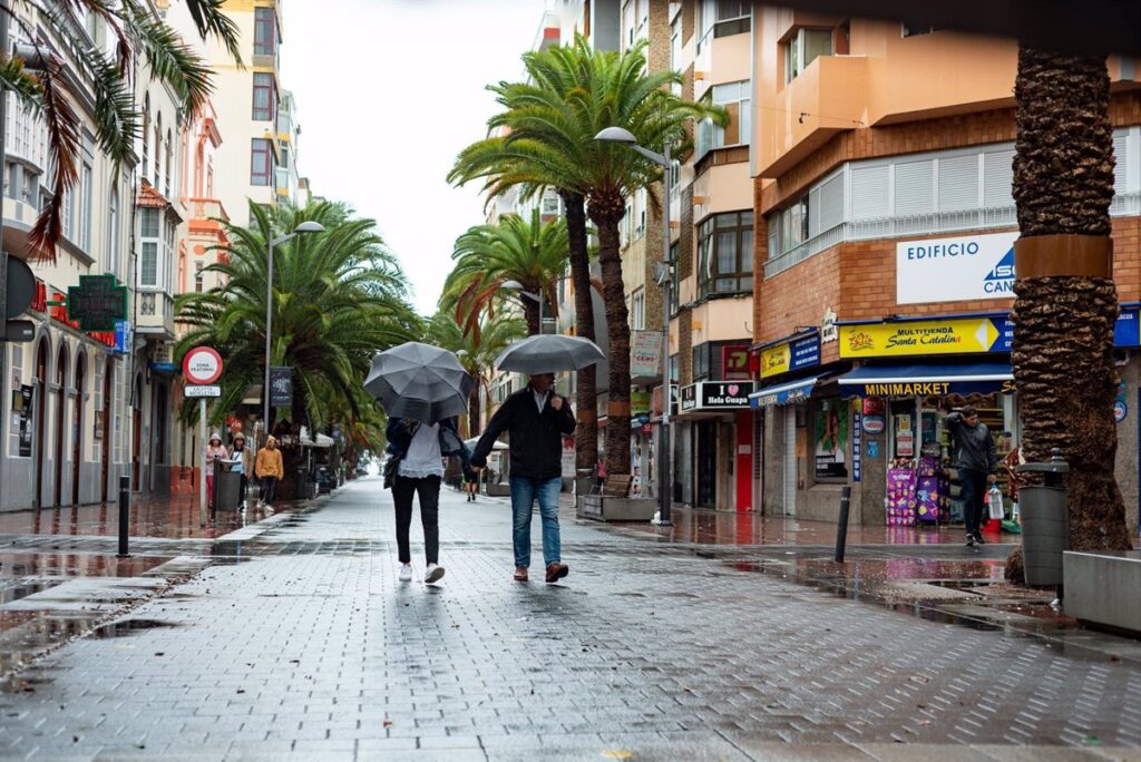 Septiembre se estrena con un fin de semana lluvioso, con tormentas y un desplome de las temperaturas en casi toda España