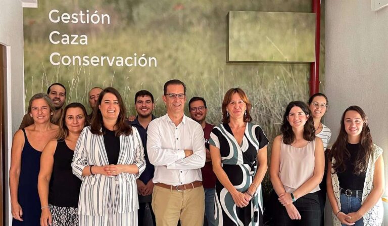 Junta y Artemisan seguirán creando sinergias para trabajar por el futuro de la caza y del mundo rural