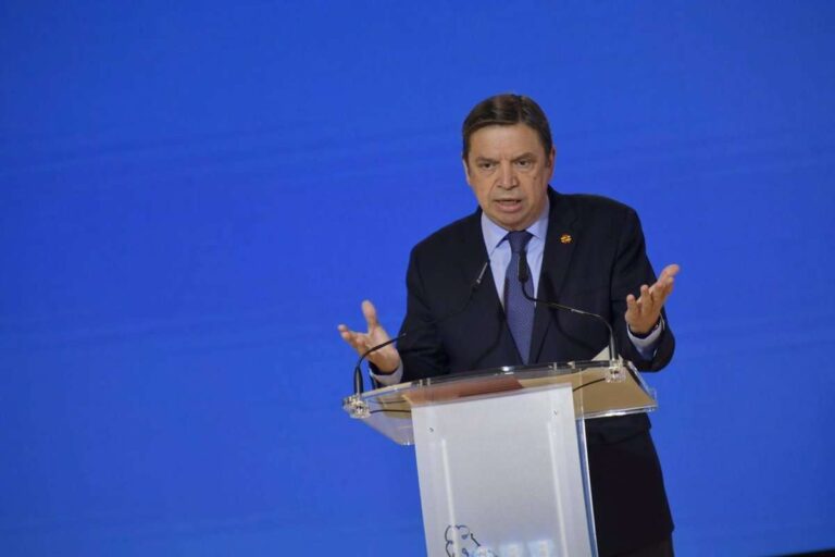 Las ayudas ministeriales contra los efectos de la sequía llegarán a 118 millones para agricultores de C-LM, según Planas