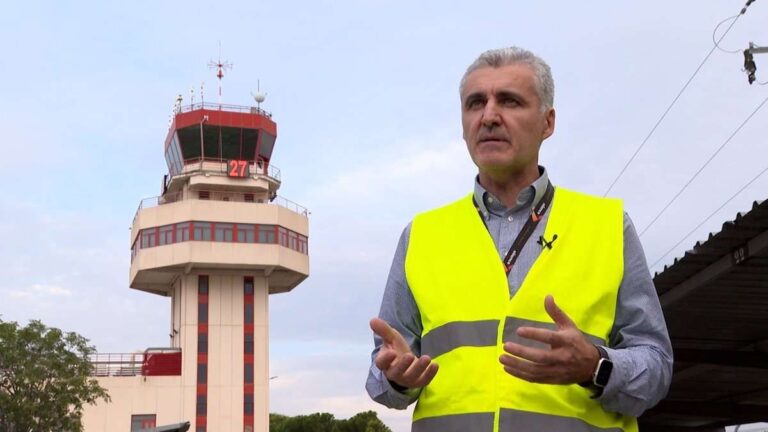 Pilotos de helicóptero reivindican su labor ante situaciones de riesgo como la DANA: "Fundamentales e imprescindibles"