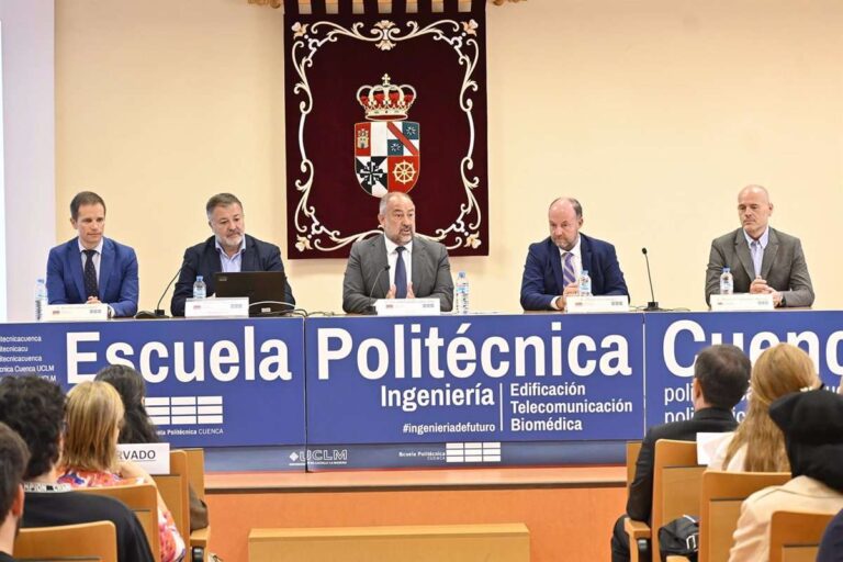 La UCLM recibe en Cuenca a los 43 estudiantes que integrarán la primera promoción del Grado de Ingeniería Biomédica