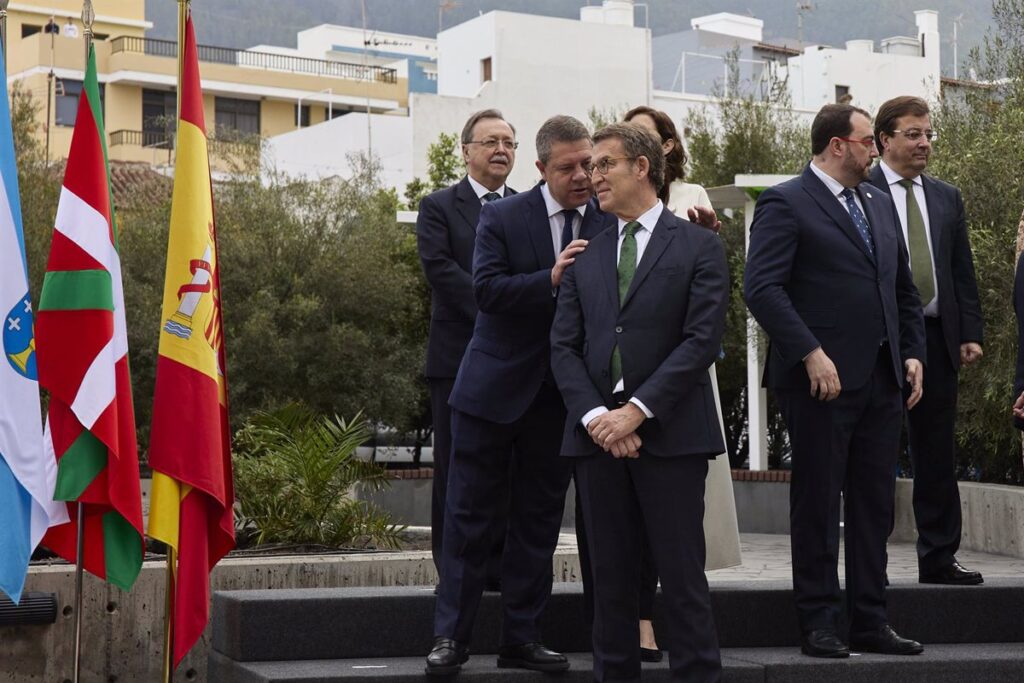 La situación política actual, el agua, la PAC y las infraestructuras centran la conversación entre Page y Feijóo