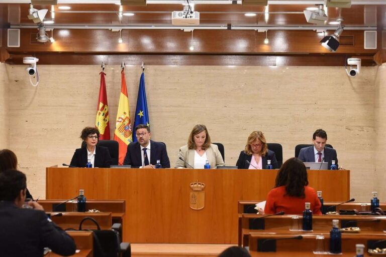 Pastor presenta un programa de continuidad en Educación, Cultura y Deporte para "proteger la igualdad de oportunidades"