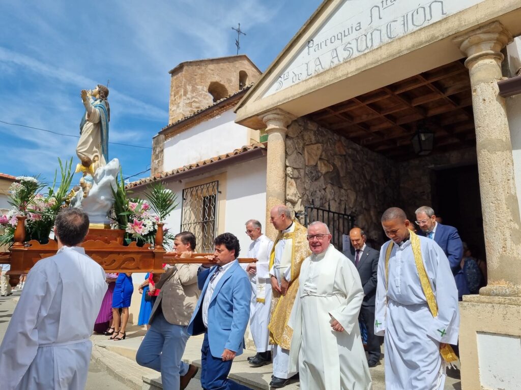 El presidente de las Cortes, en las Fiestas de Espinosa de Henares 1