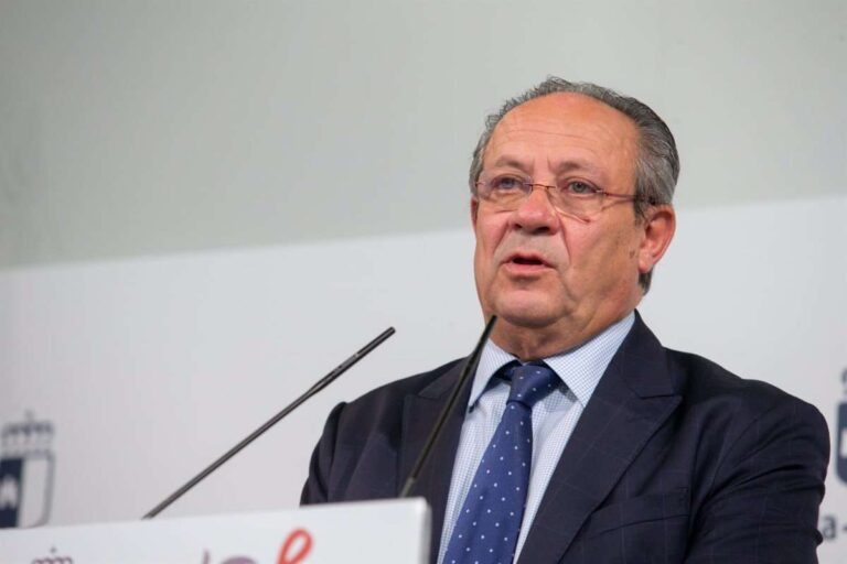 Los 96.000 empleados públicos de C-LM recibirán en la nómina de octubre un incremento salarial del 0,5%