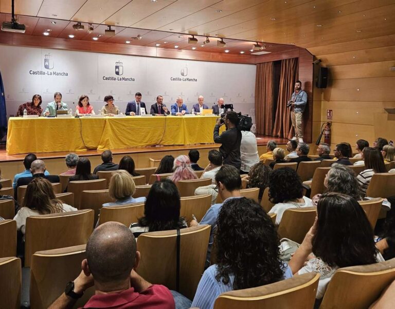 Las obras del campus de Guadalajara prosiguen "sin sobresaltos", según el consejero de Educación