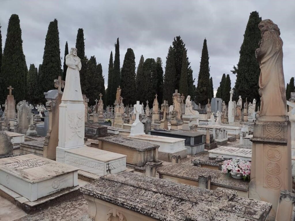 El Cementerio de Valdepeñas opta a ser reconocido como uno de los mejores de España con su 'Buscador de Sepulturas'